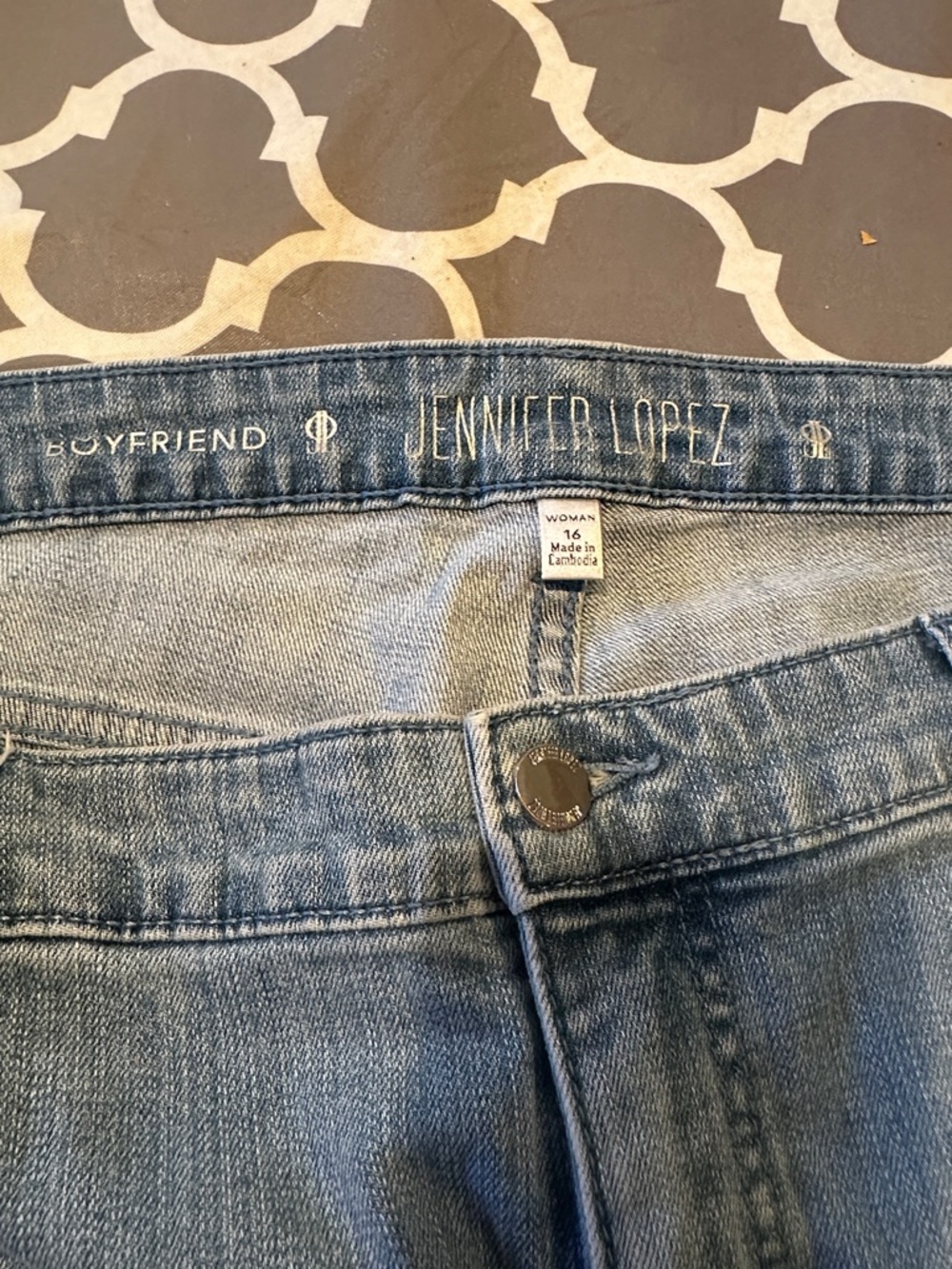 Jennifer Lopez Boyfriend Jeans - Light Wash Blue Denim